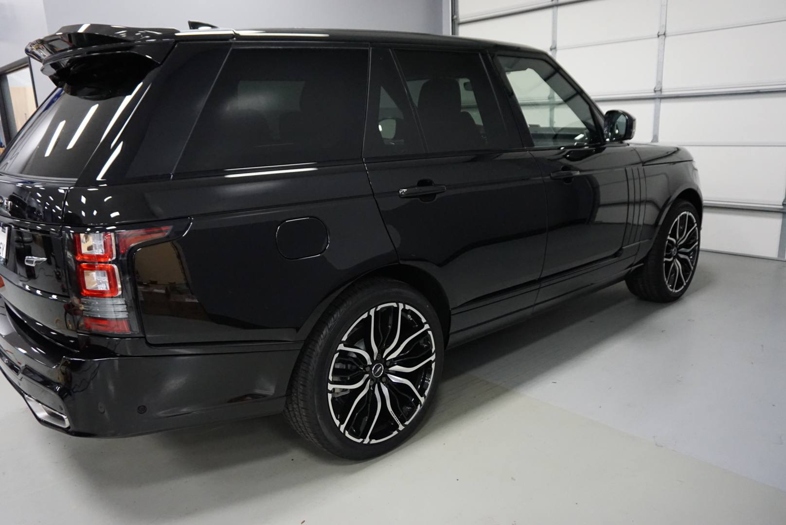 Photos of finished 2017 Range Rover