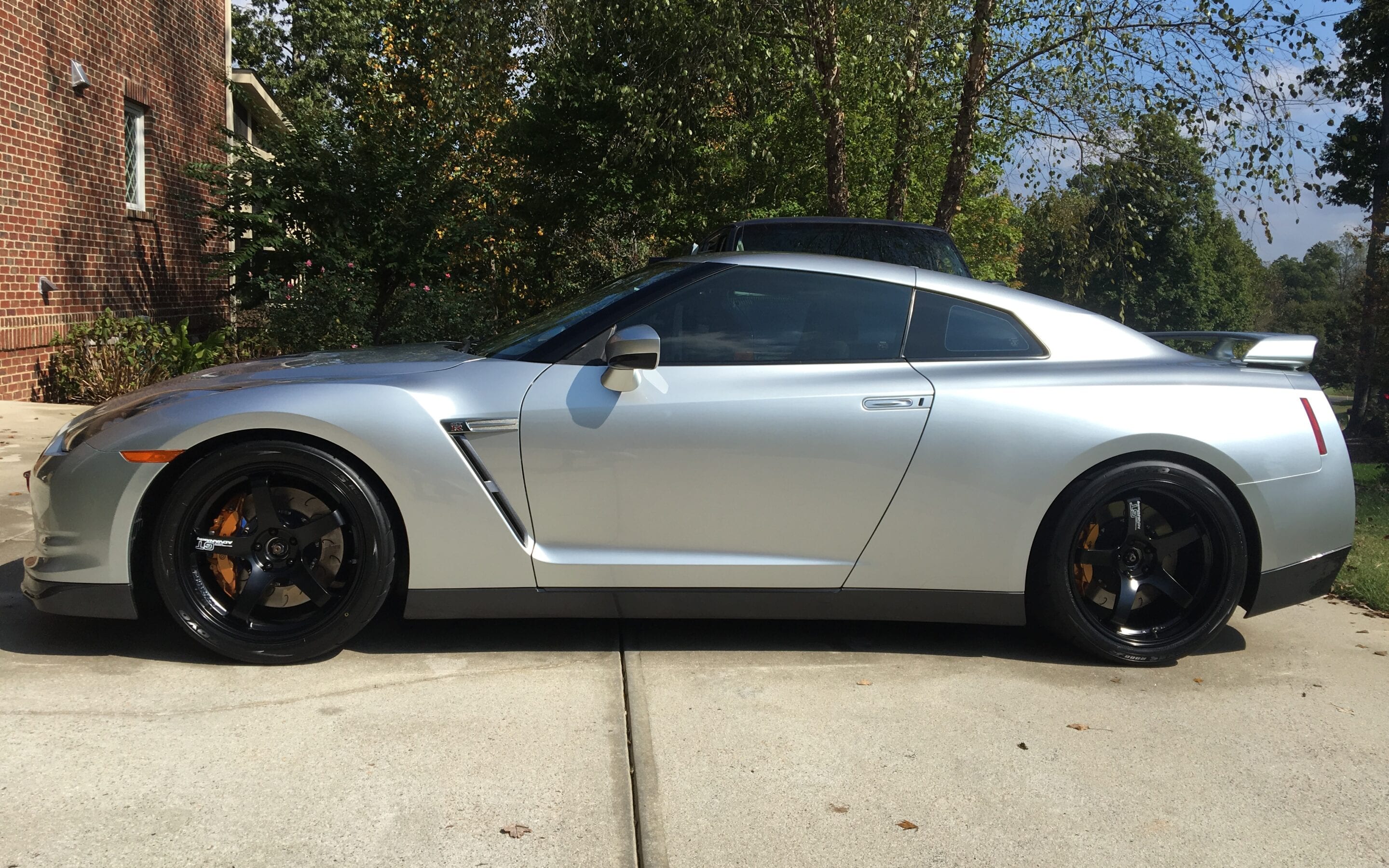 Photos of finished 2015 Nissan GTR