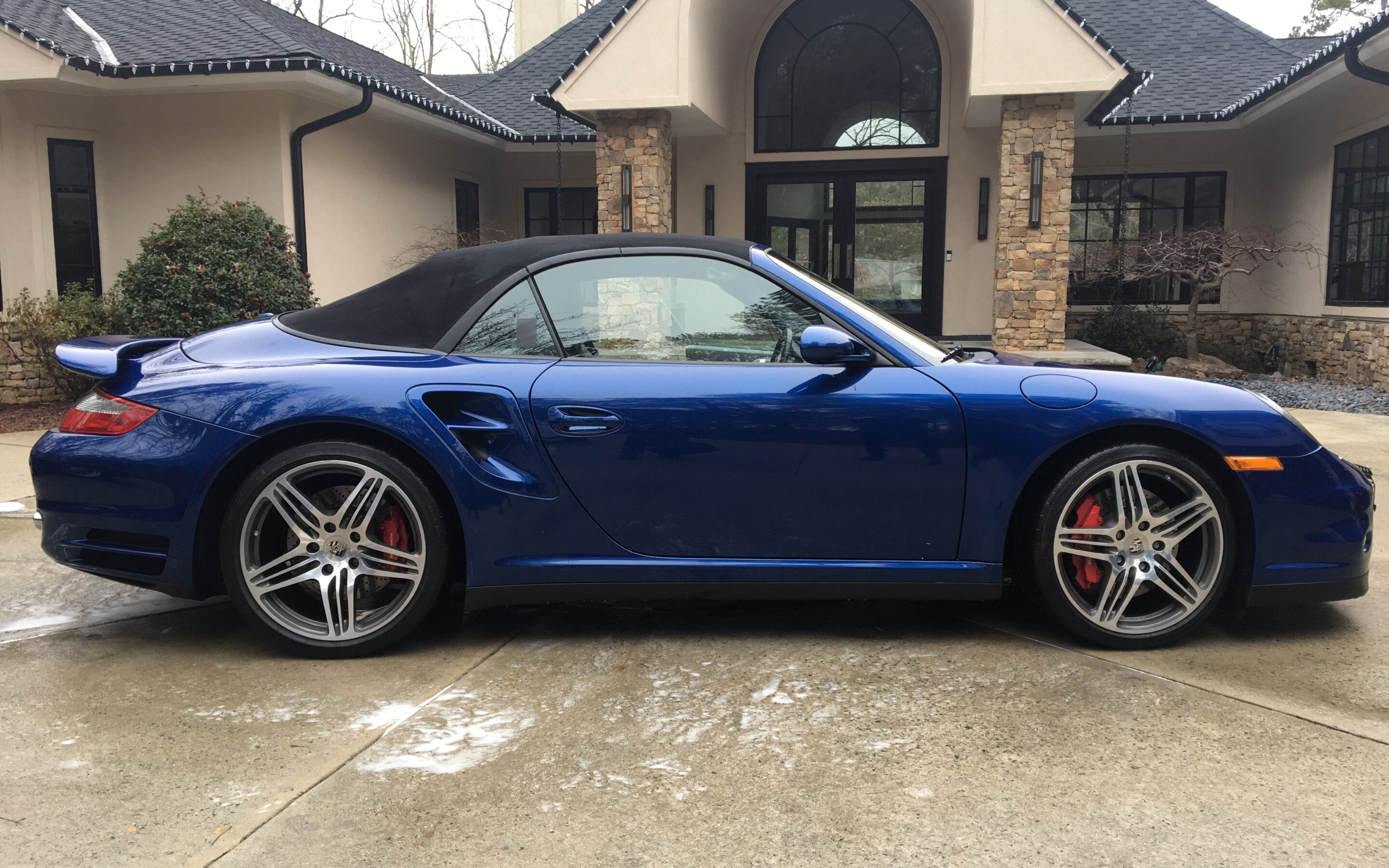 Photos of finished 2010 Porsche