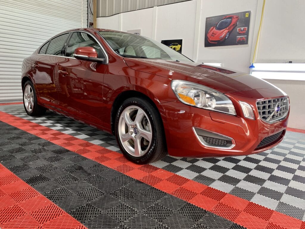 Photo of a Full Detail of a 2018 Volvo S60