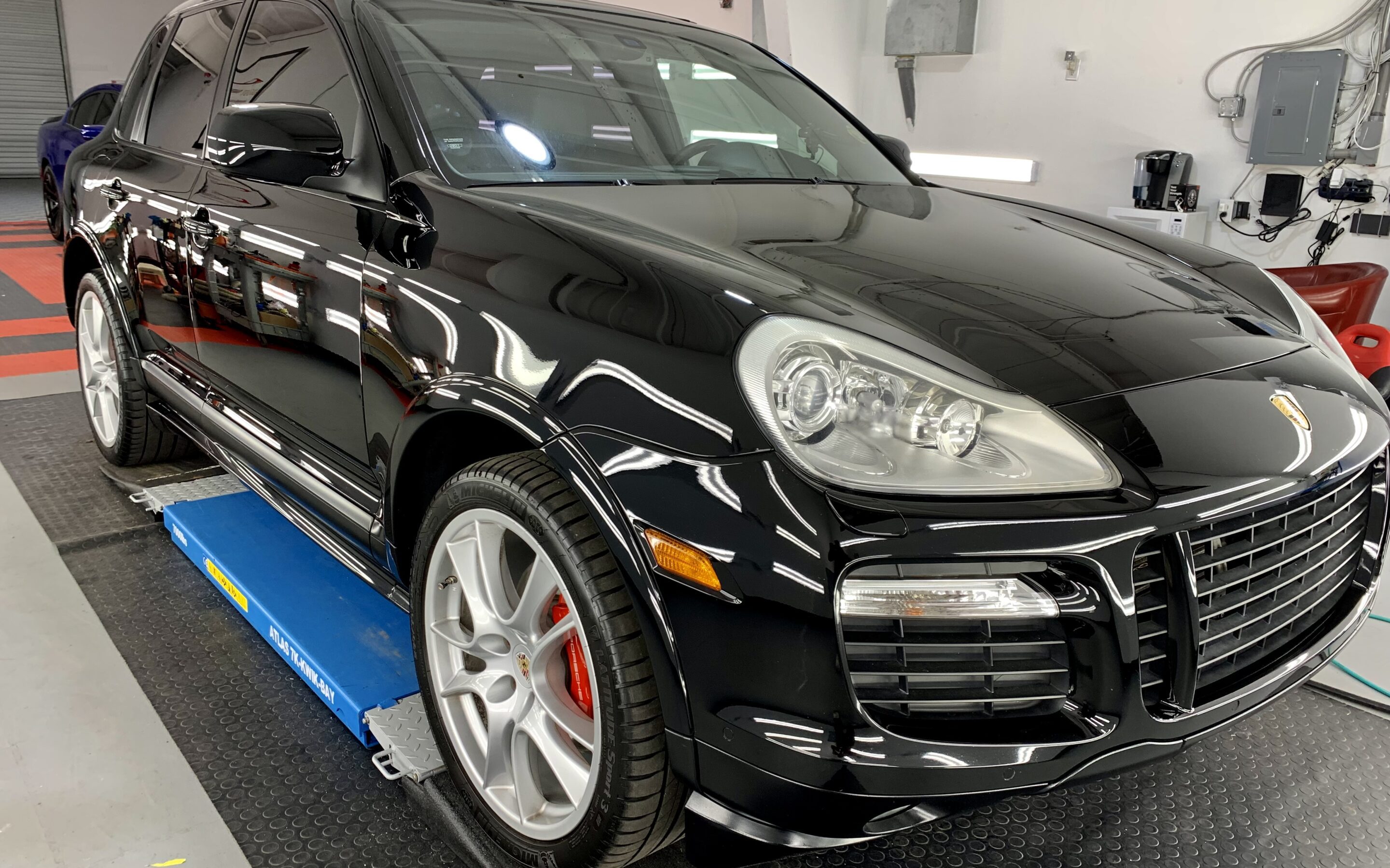 Ceramic Coating of a 2013 Porsche Cayenne